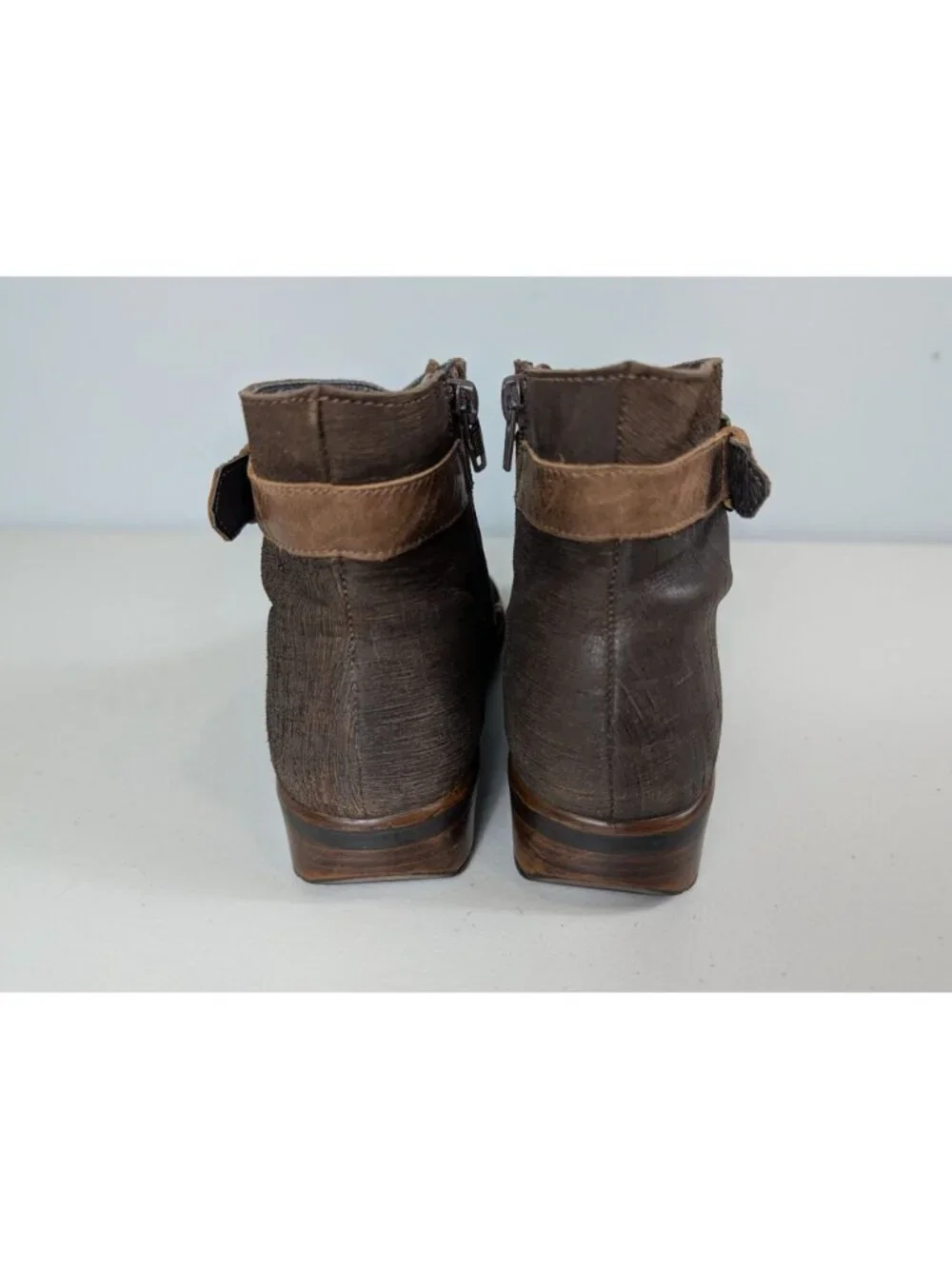 Naot Brown Leather Ankle Boots with Buckle & Side Zipper Closure women's size 7